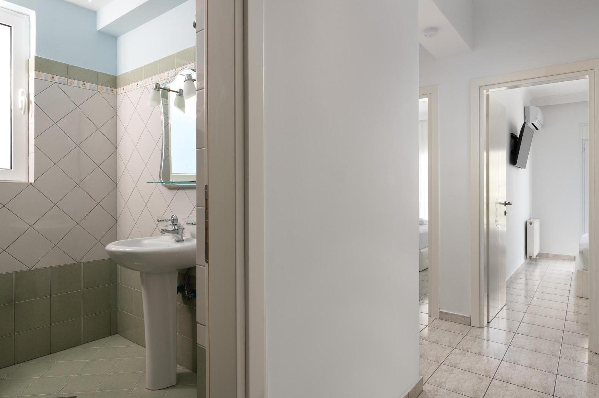 White&Blue Luxury Suites Ialysos  Exterior photo